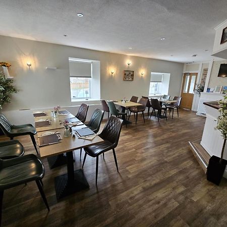 The White Swan Inn Lowick  Экстерьер фото