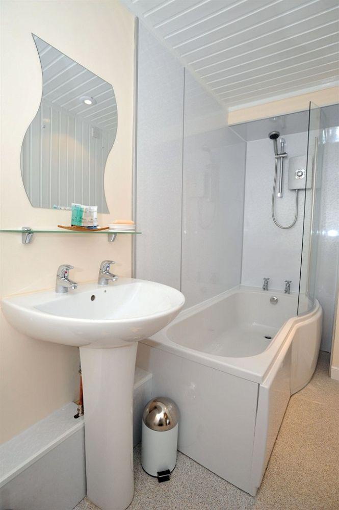 The White Swan Inn Lowick  Экстерьер фото