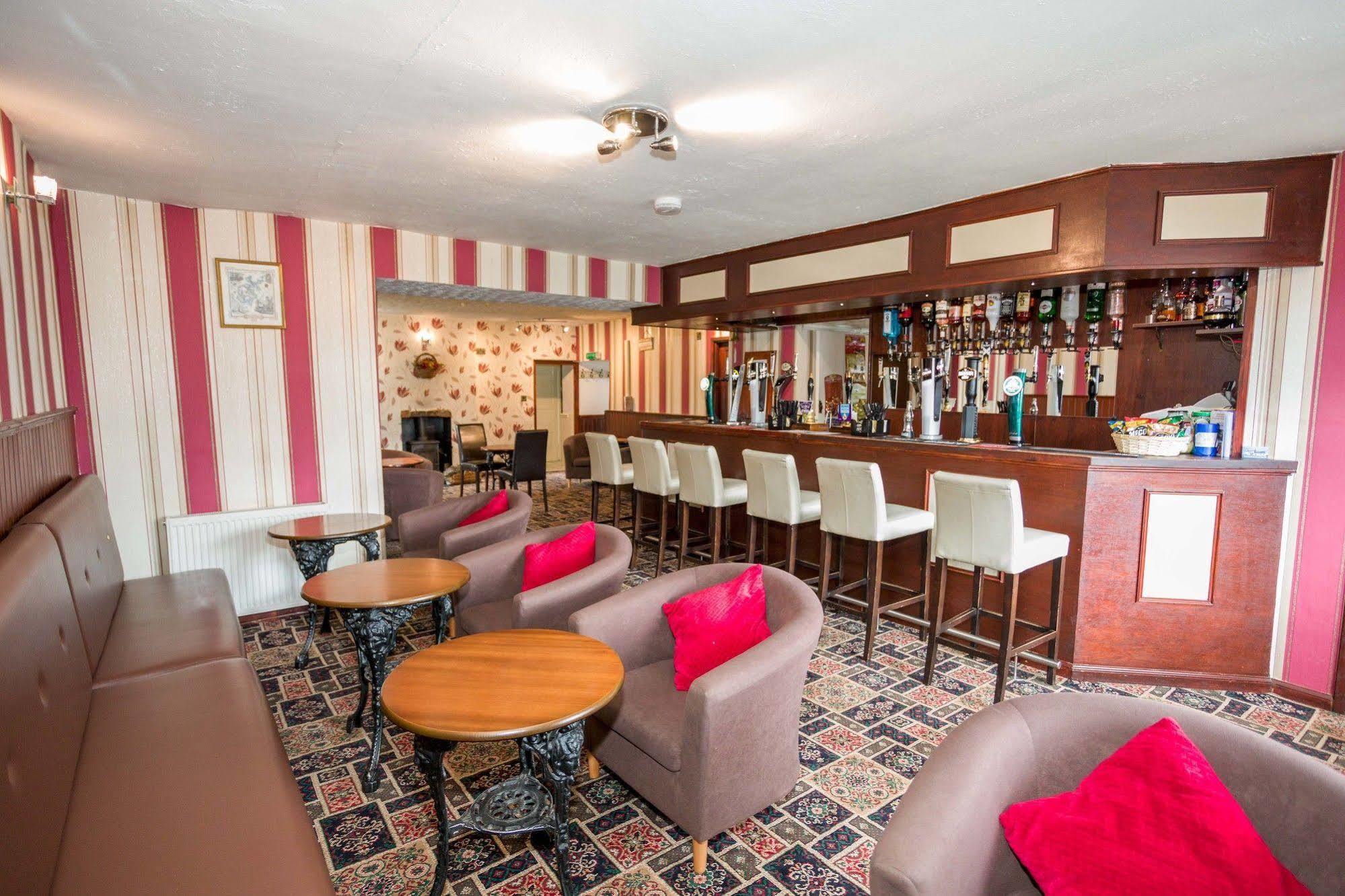 The White Swan Inn Lowick  Экстерьер фото
